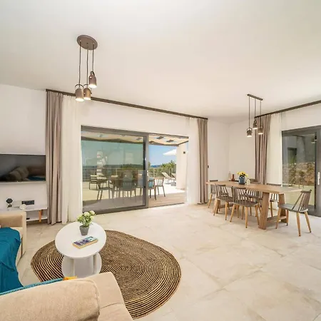 Lavender By Μουσάτα